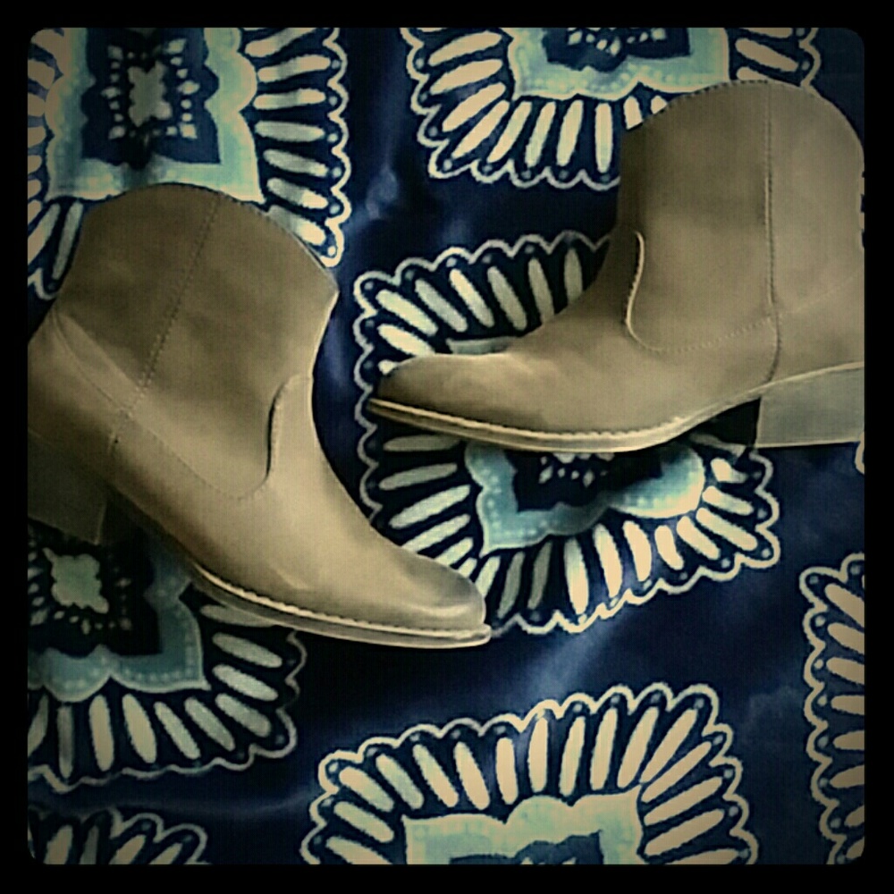 Ankle boots